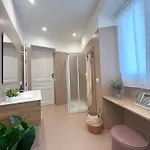 La Casa Di Mek *